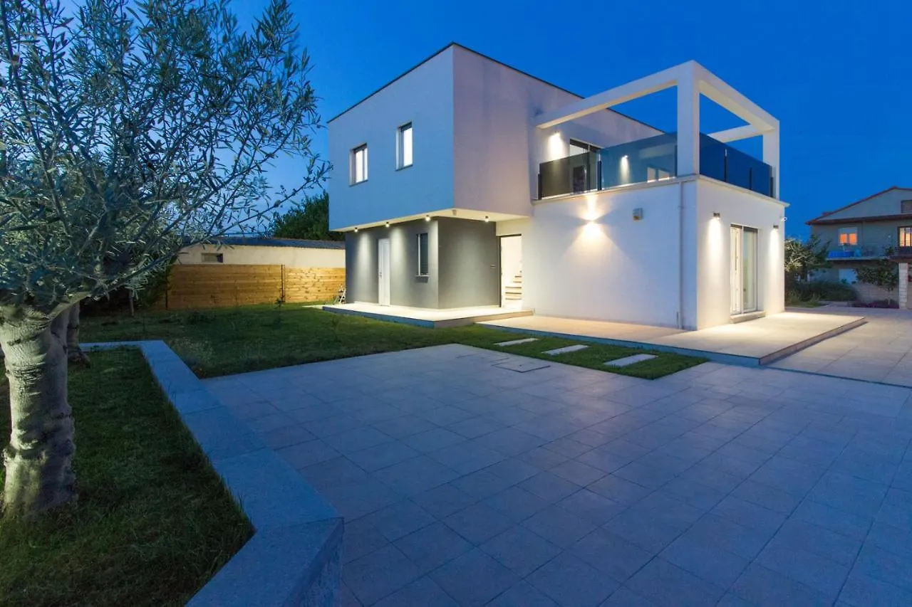 Modern Villa Nerina With Private Pool Near Pula 0*,  Kroatien