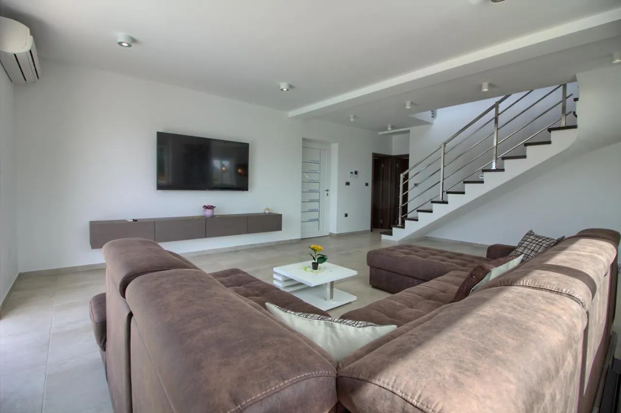 Modern Villa Nerina With Private Pool Near Pula